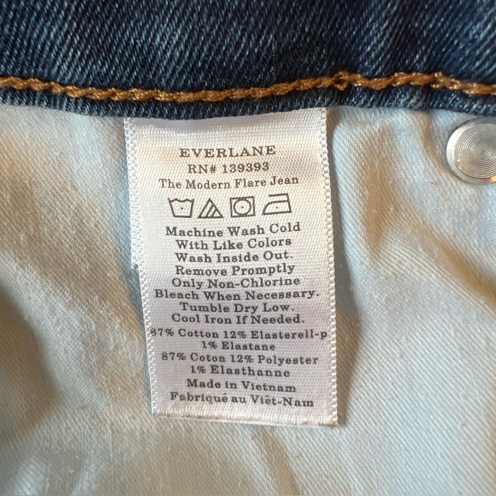 EVERLANE The Modern Flare High Rise Dark Jeans Women’s Size 27 Tall - Picture 13 of 14
